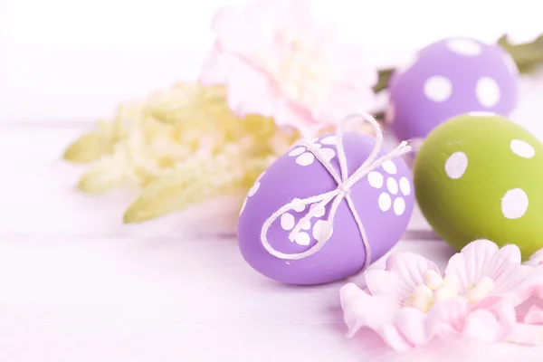 Easter nest with decorative eggs — Stock Photo, Image