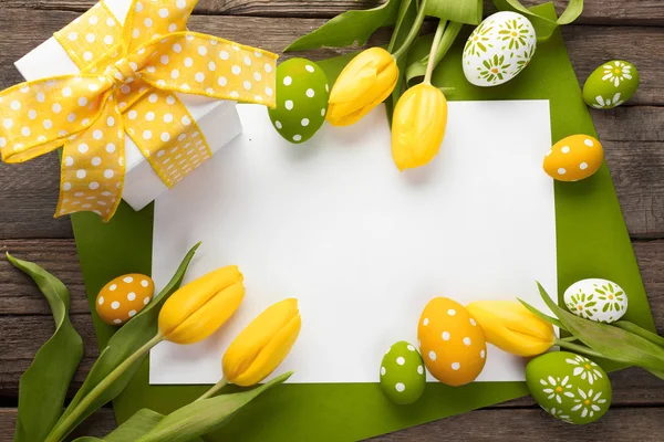 Fondo de Pascua con huevos coloridos —  Fotos de Stock
