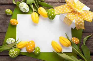 Renkli yumurtalarla Paskalya arkaplanı