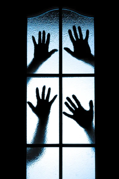 dağınık insan silüeti