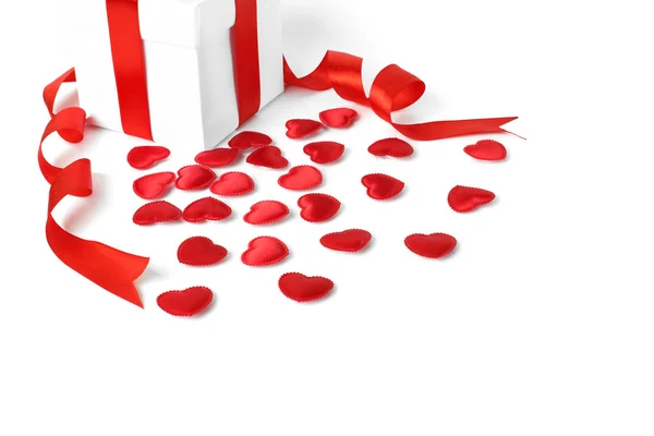 Scatole regalo con cuori tessili, concetto di giorno di San Valentino — Foto Stock