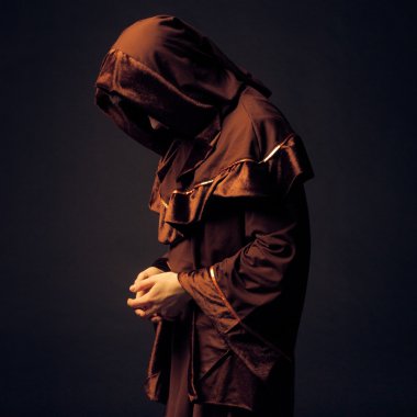 gizemli Katolik rahip