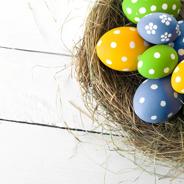 Velikonoční hnízdo s vejci — Stock fotografie