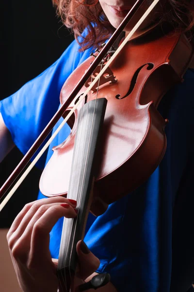 Playing the violin — Stock Photo, Image