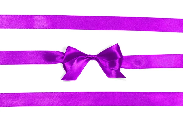 Фіолетова стрічка ізольована на білому — стокове фото
