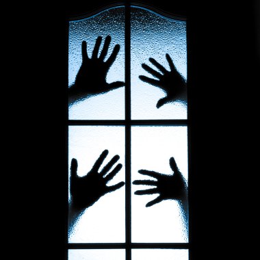 dağınık insan silüeti