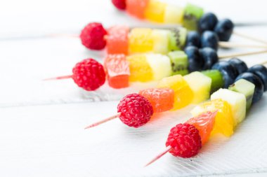 Karışık meyve ve çilek