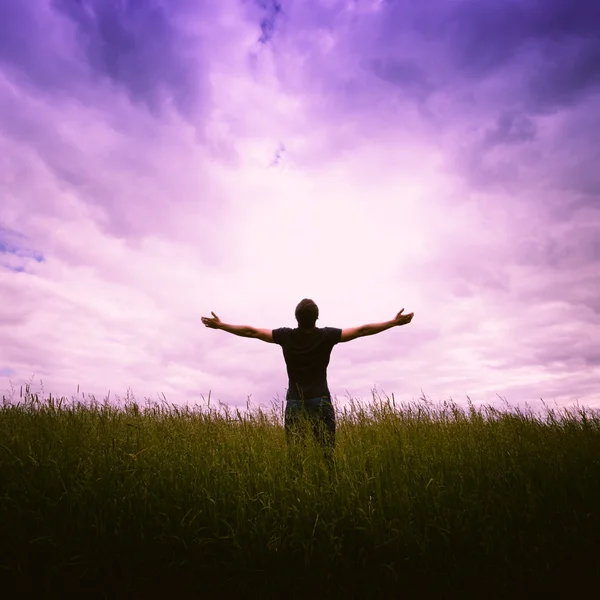 adam ve güneş silüeti