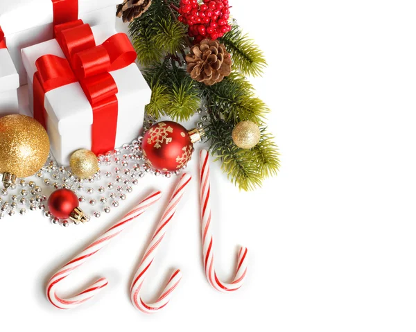 Regalo con árbol de Navidad y dulces —  Fotos de Stock