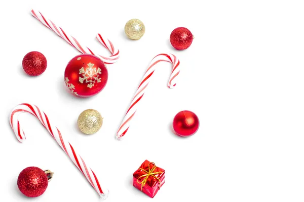 Weihnachtsbonbons und Kugeln — Stockfoto