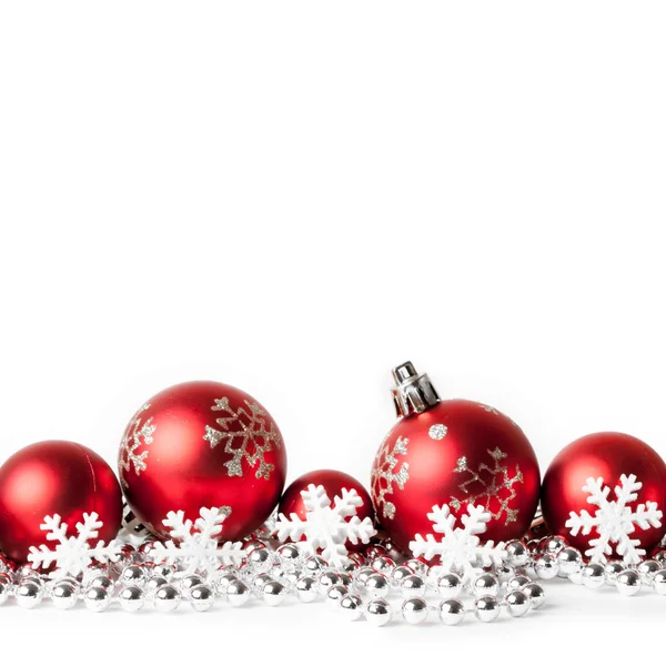 Bolas de Natal vermelho no branco — Fotografia de Stock