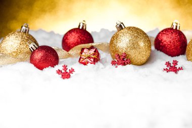 Altın ve kırmızı Noel top