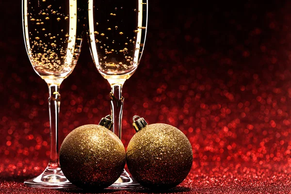 Two glasses of champagne ready for christmas celebration — Stock Photo, Image