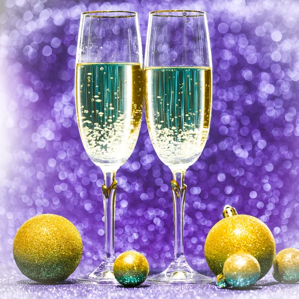 Two glasses of champagne ready for christmas celebration — Stock Photo, Image