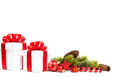 kırmızı topları fiyonklu Noel hediye