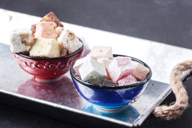 Bir kasedeki Türk lokumu.