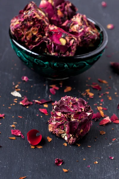 Turkish delight with rose leaves — Stock Photo, Image