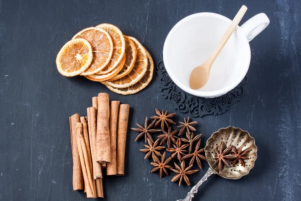 Herbal tea with cinnamon — Stock Photo, Image