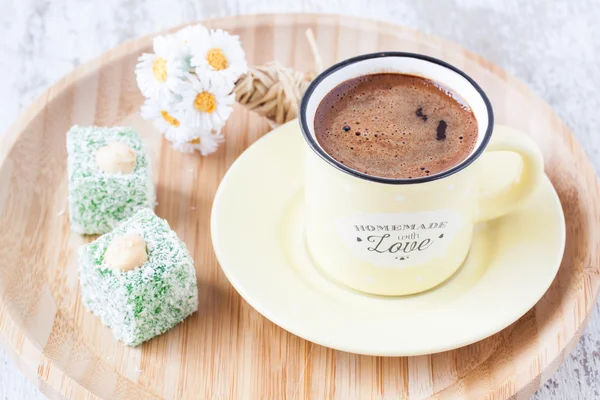 Turkiskt kaffe och turkisk delight — Stockfoto