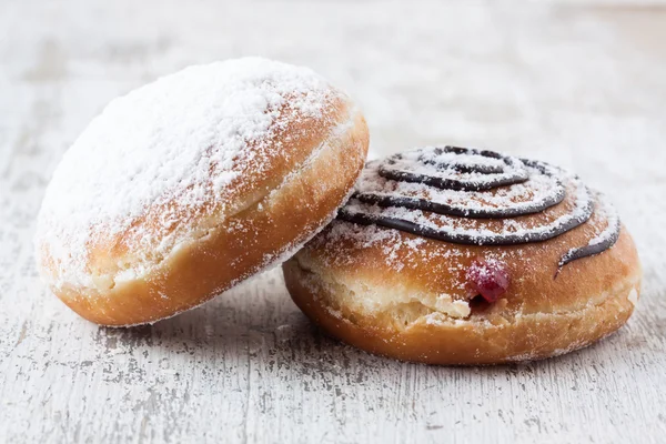 Donut met marmelade — Stockfoto