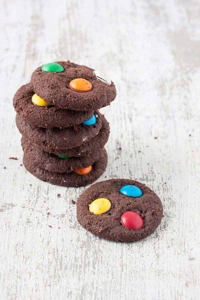 Galletas de chocolate con azúcar recubierto de dulces —  Fotos de Stock