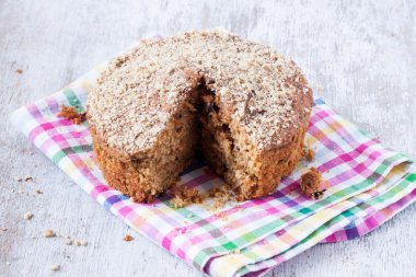 Havuç ve cevizli kek.