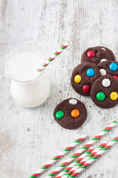 Galletas de chocolate con azúcar recubierto de dulces — Foto de Stock