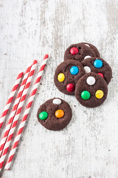 Galleta de chocolate con azúcar recubierto de dulces — Foto de Stock