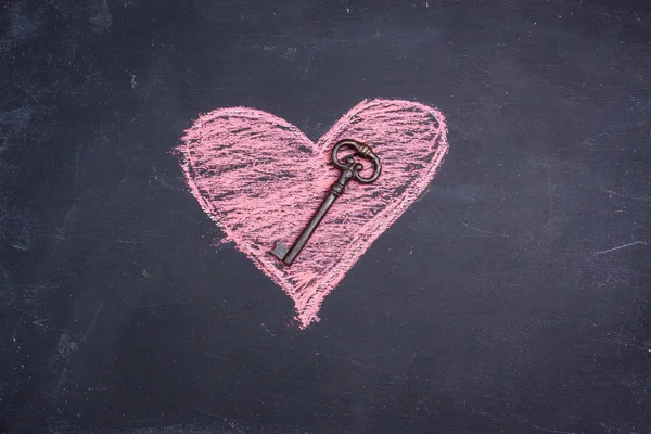 Chalk heart drawing and key — Stock Photo, Image