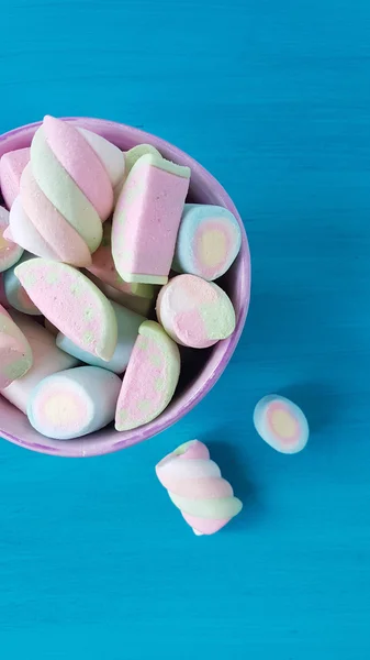 Различные зефирные конфеты — стоковое фото