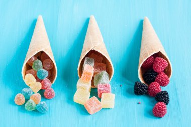 çeşitli jöle şekerler