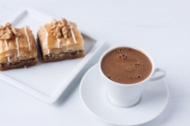 Türk kahvesi ve ceviz baklava
