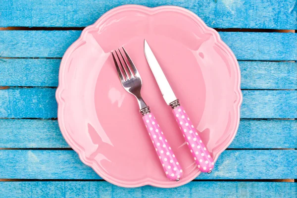Assiette vide, fourchette et couteau — Photo