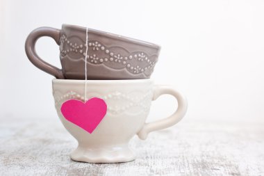 Kalp şeklinde çay poşeti fincan