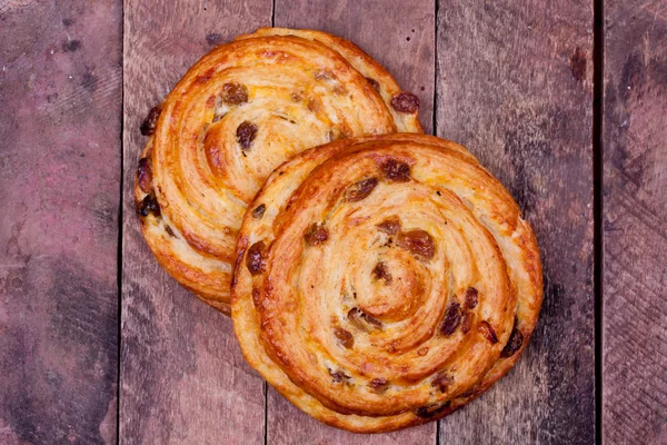 Petit pain sucré aux raisins secs — Photo