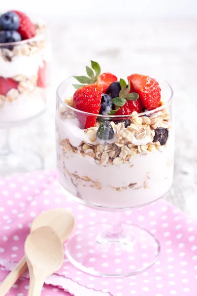 Müsli s jogurtem a ovocem — Stock fotografie