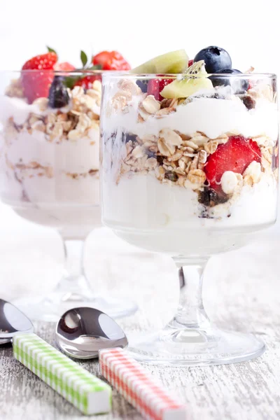 Muesli con yogurt e frutta — Foto Stock