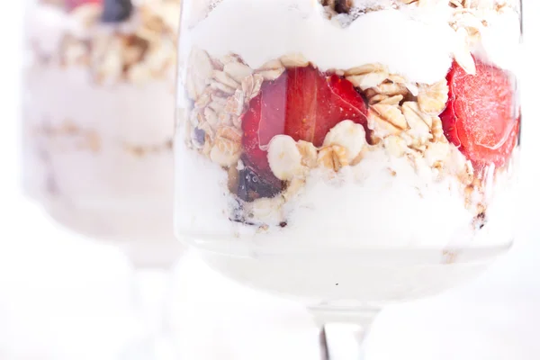 Muesli with yogurt and fruits — Stock Photo, Image