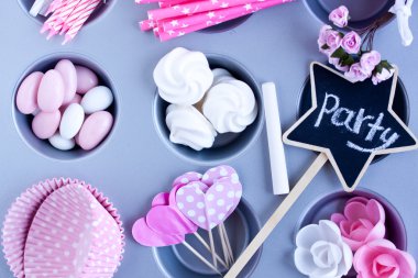 Meringues, şekerleme, kek pişirme su bardağı şeker kaplı