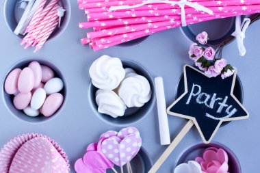 Meringues, şekerleme, kek pişirme su bardağı şeker kaplı