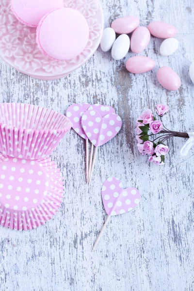 Suiker gecoate snoepjes, bakken cupcake cups, bitterkoekjes — Stockfoto