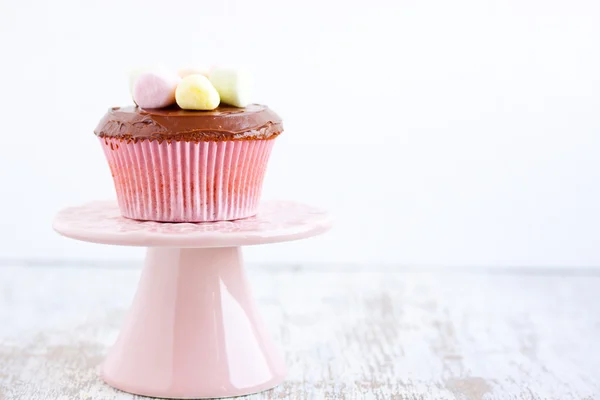 Cupcake com marshmallows — Fotografia de Stock