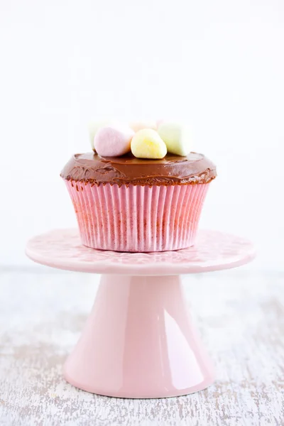 Cupcake com marshmallows — Fotografia de Stock