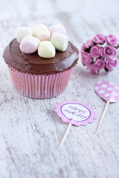 Cupcake com marshmallows — Fotografia de Stock