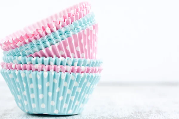 Tazas de papel para hornear magdalenas — Foto de Stock