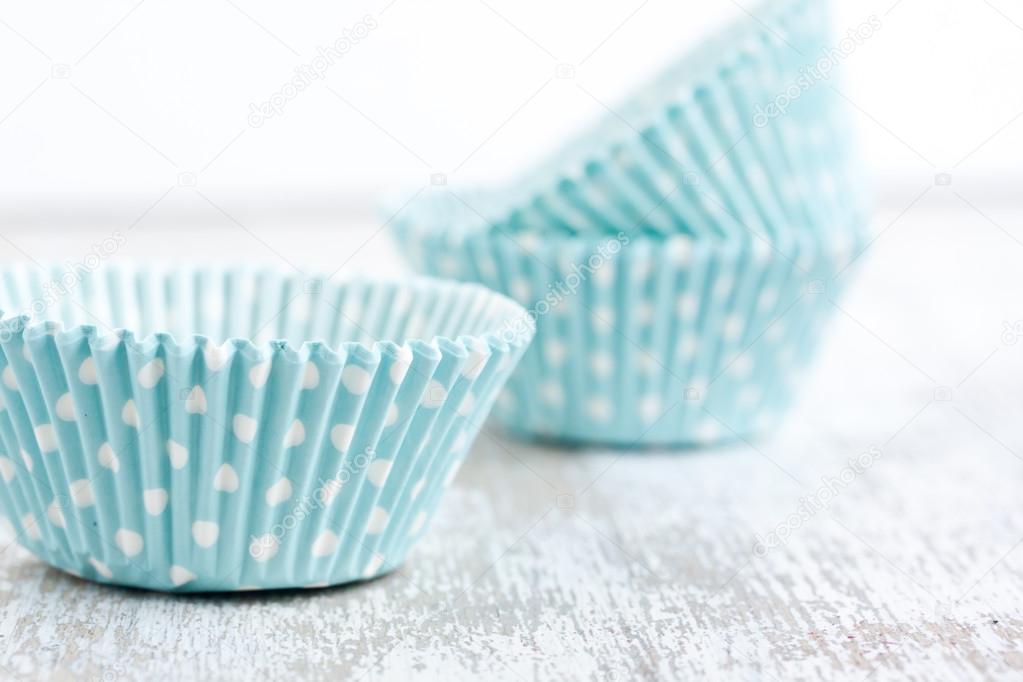 Paper baking cups for muffins