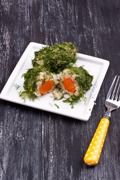 Boiled potato and carrot covered with parsley and dill — Stockfoto