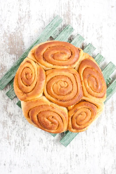 Leckeres hausgemachtes Brötchen — Stockfoto