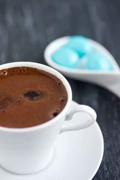 Türkischer Kaffee und Bonbons — Stockfoto