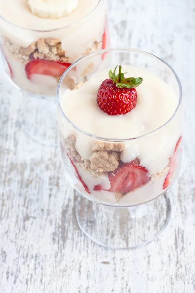 Trifle dessert with strawberries — Stock Photo, Image